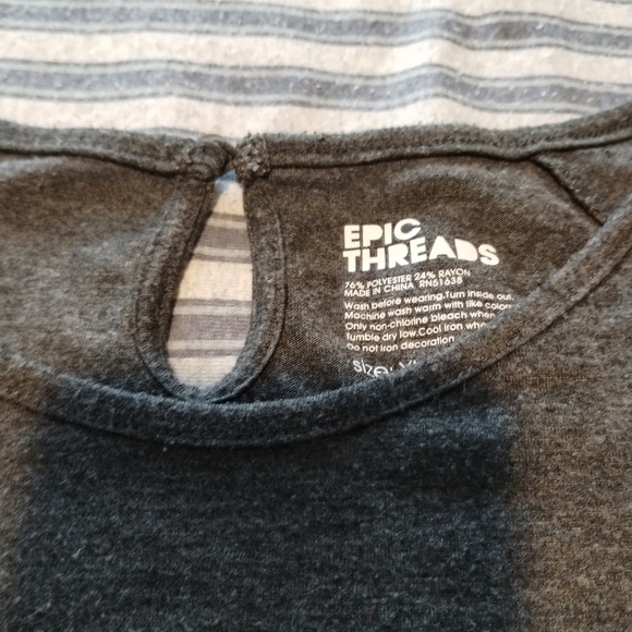 EPIC THREADS GRAY WITH GOLD SEQUINS DESIGNS - Picture 4 of 5